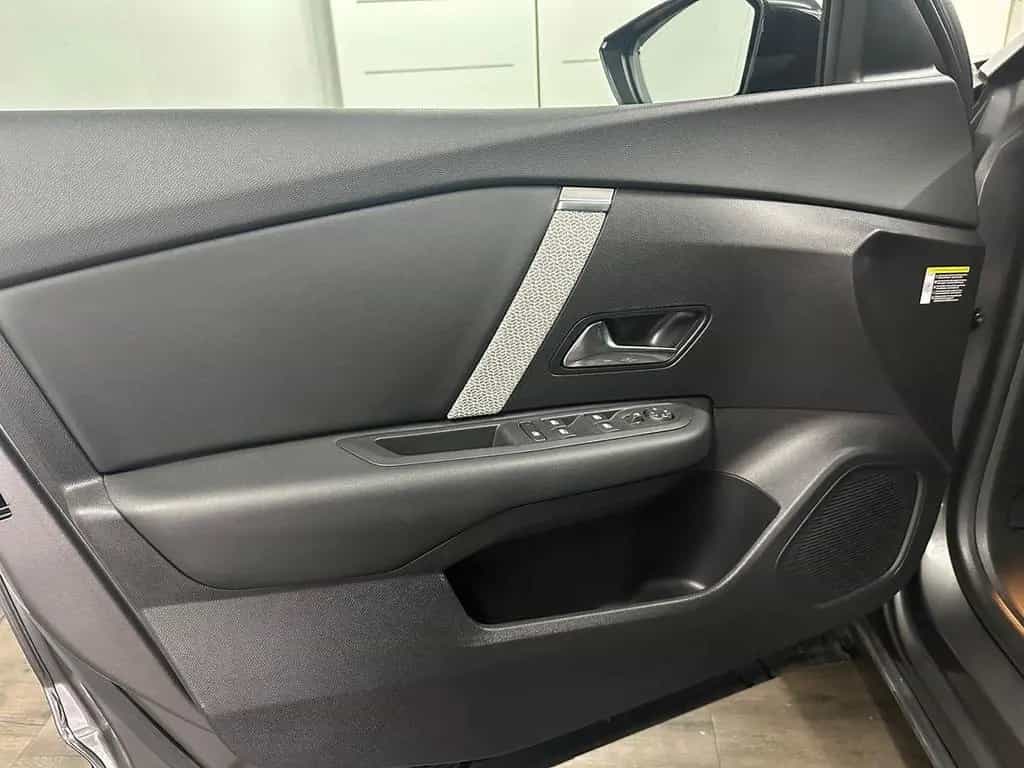 Citroën C4 Max 1.2 PT 130 Autom.+Navi+360CAM+PanoDach+AC 06/2024-photo-3