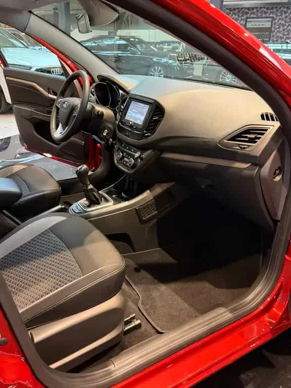Lada Vesta Luxus 4x Sihzg Kamera Tempomat BT-Audio 04/2018-photo-13