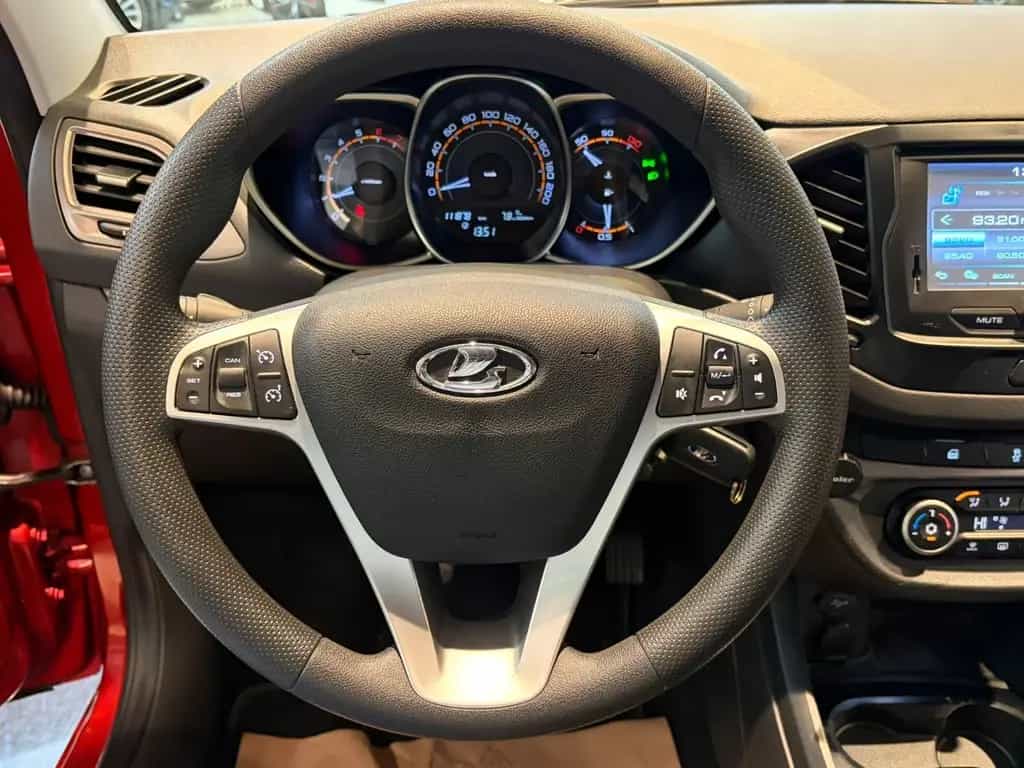 Lada Vesta Luxus 4x Sihzg Kamera Tempomat BT-Audio 04/2018-photo-17