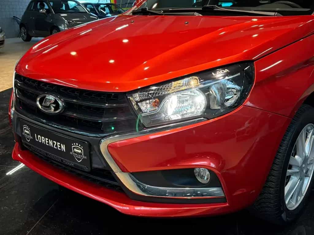 Lada Vesta Luxus 4x Sihzg Kamera Tempomat BT-Audio 04/2018-photo-2