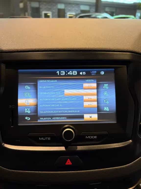 Lada Vesta Luxus 4x Sihzg Kamera Tempomat BT-Audio 04/2018-photo-26