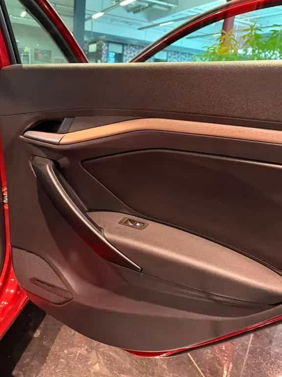 Lada Vesta Luxus 4x Sihzg Kamera Tempomat BT-Audio 04/2018-photo-33