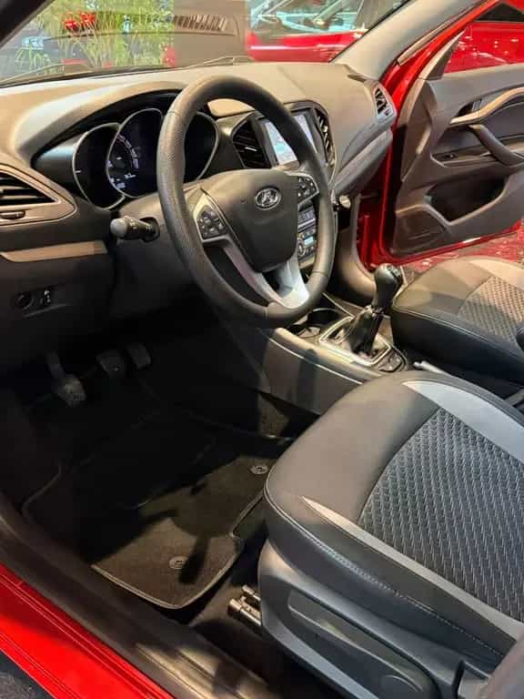 Lada Vesta Luxus 4x Sihzg Kamera Tempomat BT-Audio 04/2018-photo-8