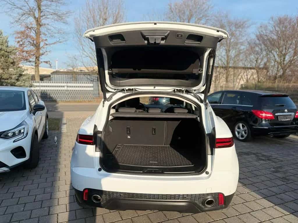 Jaguar E-Pace P200 AWD NAVI SHZ DIGTACHO AMBIENT LED EH 11/2018-photo-8