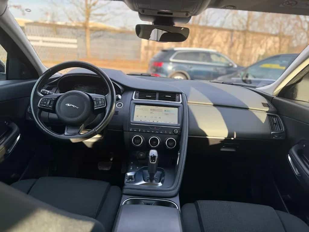 Jaguar E-Pace P200 AWD NAVI SHZ DIGTACHO AMBIENT LED EH 11/2018-photo-9