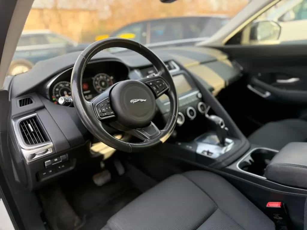 Jaguar E-Pace P200 AWD NAVI SHZ DIGTACHO AMBIENT LED EH 11/2018-photo-12