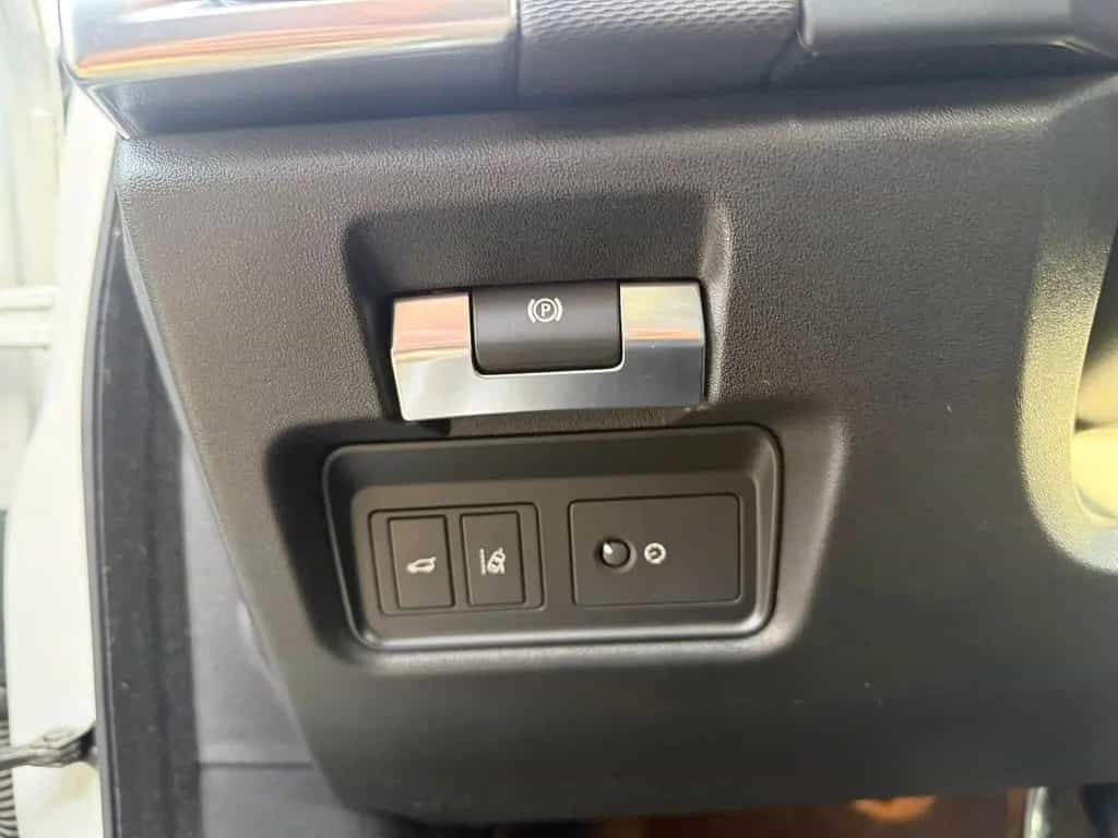 Jaguar E-Pace P200 AWD NAVI SHZ DIGTACHO AMBIENT LED EH 11/2018-photo-13