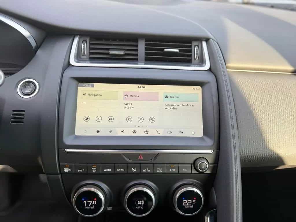 Jaguar E-Pace P200 AWD NAVI SHZ DIGTACHO AMBIENT LED EH 11/2018-photo-15