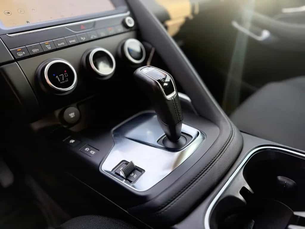 Jaguar E-Pace P200 AWD NAVI SHZ DIGTACHO AMBIENT LED EH 11/2018-photo-16