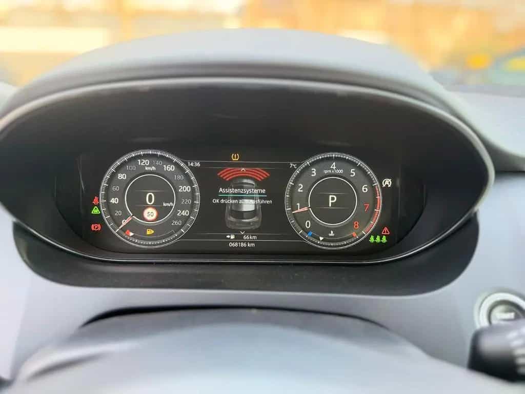 Jaguar E-Pace P200 AWD NAVI SHZ DIGTACHO AMBIENT LED EH 11/2018-photo-17