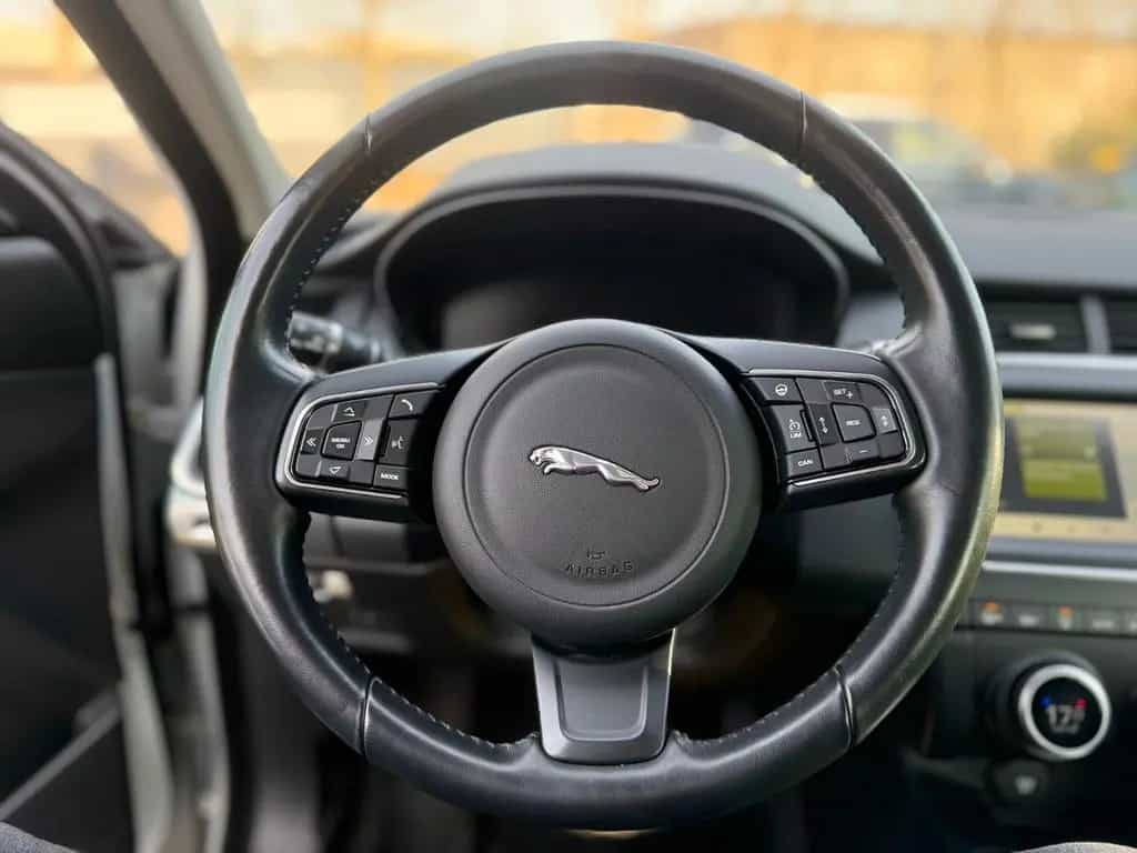 Jaguar E-Pace P200 AWD NAVI SHZ DIGTACHO AMBIENT LED EH 11/2018-photo-22