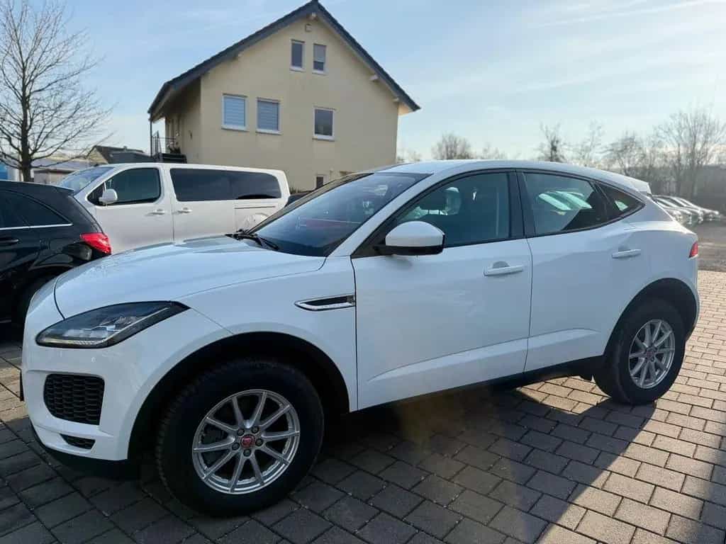 Jaguar E-Pace P200 AWD NAVI SHZ DIGTACHO AMBIENT LED EH 11/2018-photo-2