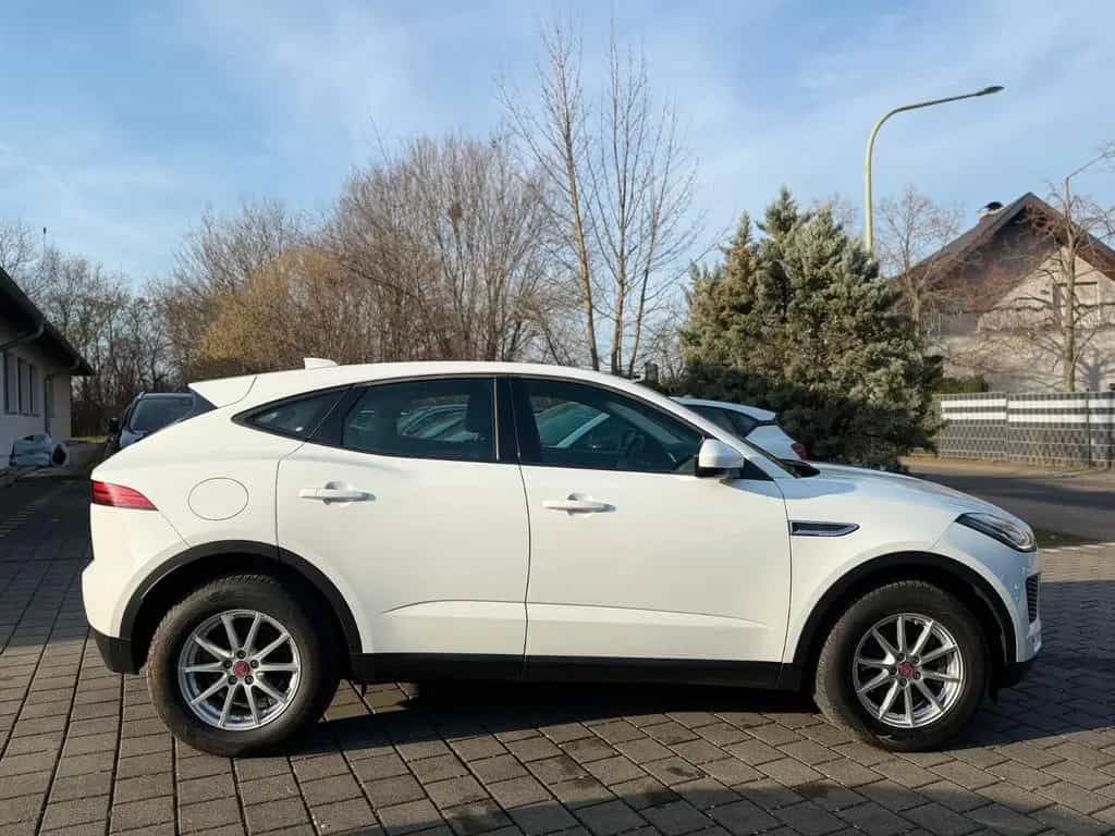 Jaguar E-Pace P200 AWD NAVI SHZ DIGTACHO AMBIENT LED EH 11/2018-photo-4