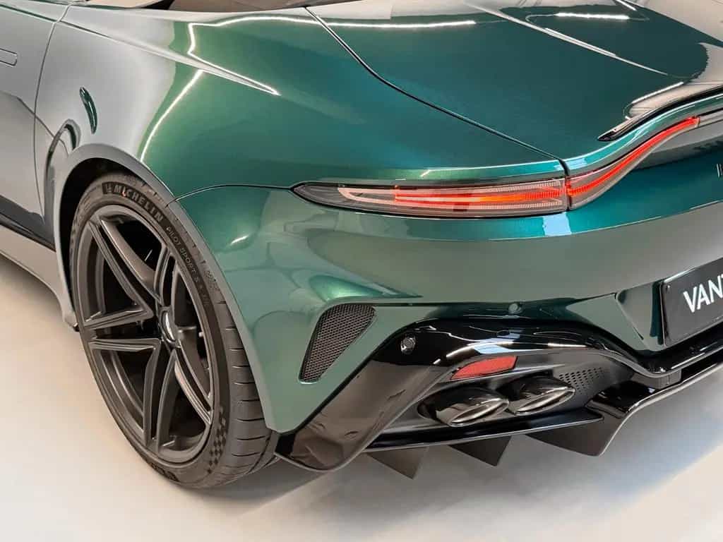 Aston Martin NEW Vantage S Roadster | MODELYEAR 2026 null-photo-13
