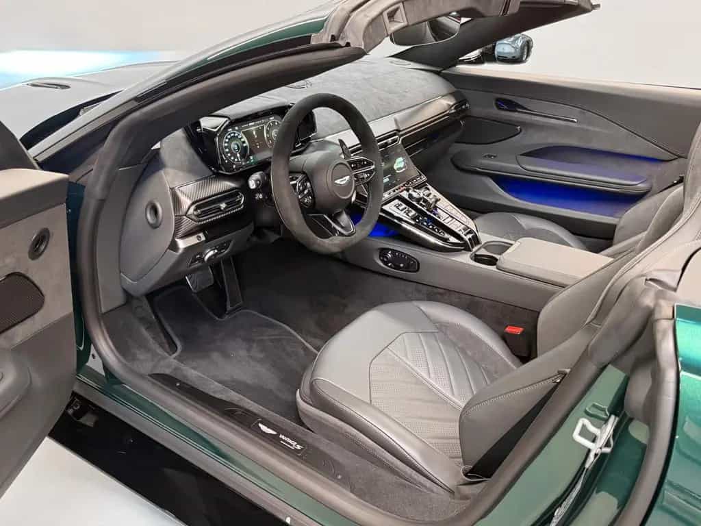 Aston Martin NEW Vantage S Roadster | MODELYEAR 2026 null-photo-16