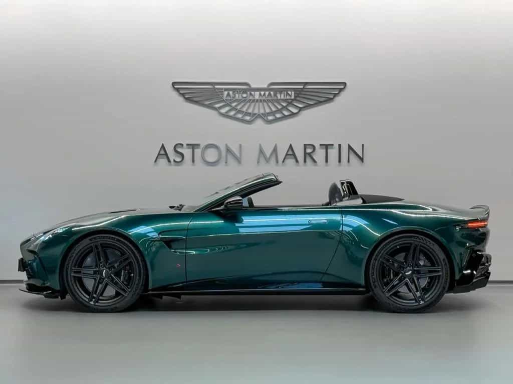 Aston Martin NEW Vantage S Roadster | MODELYEAR 2026 null-photo-3