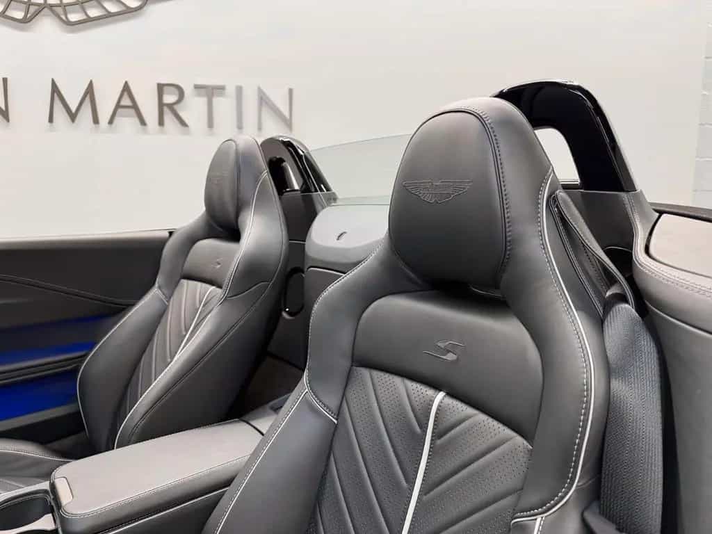 Aston Martin V8 Vantage NEW Vantage S Roadster | MODELYEAR 2026 null-photo-15