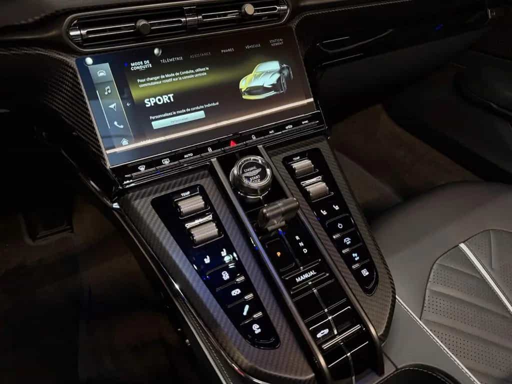 Aston Martin V8 Vantage NEW Vantage S Roadster | MODELYEAR 2026 null-photo-18