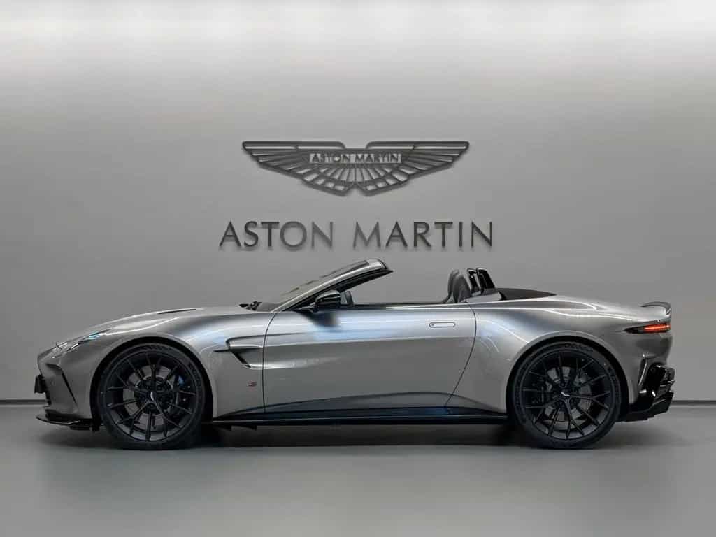 Aston Martin V8 Vantage NEW Vantage S Roadster | MODELYEAR 2026 null-photo-3
