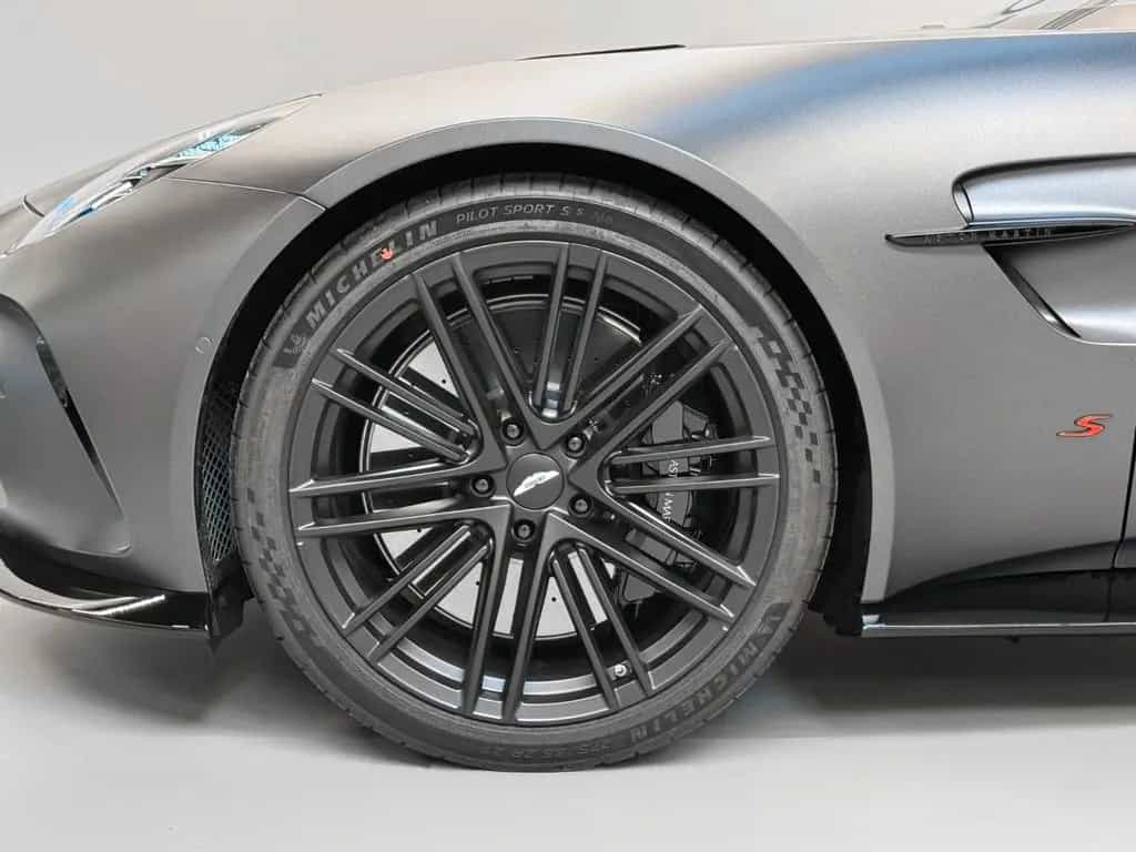 Aston Martin V8 Vantage NEW Vantage S Roadster | MODELYEAR 2026 null-photo-10