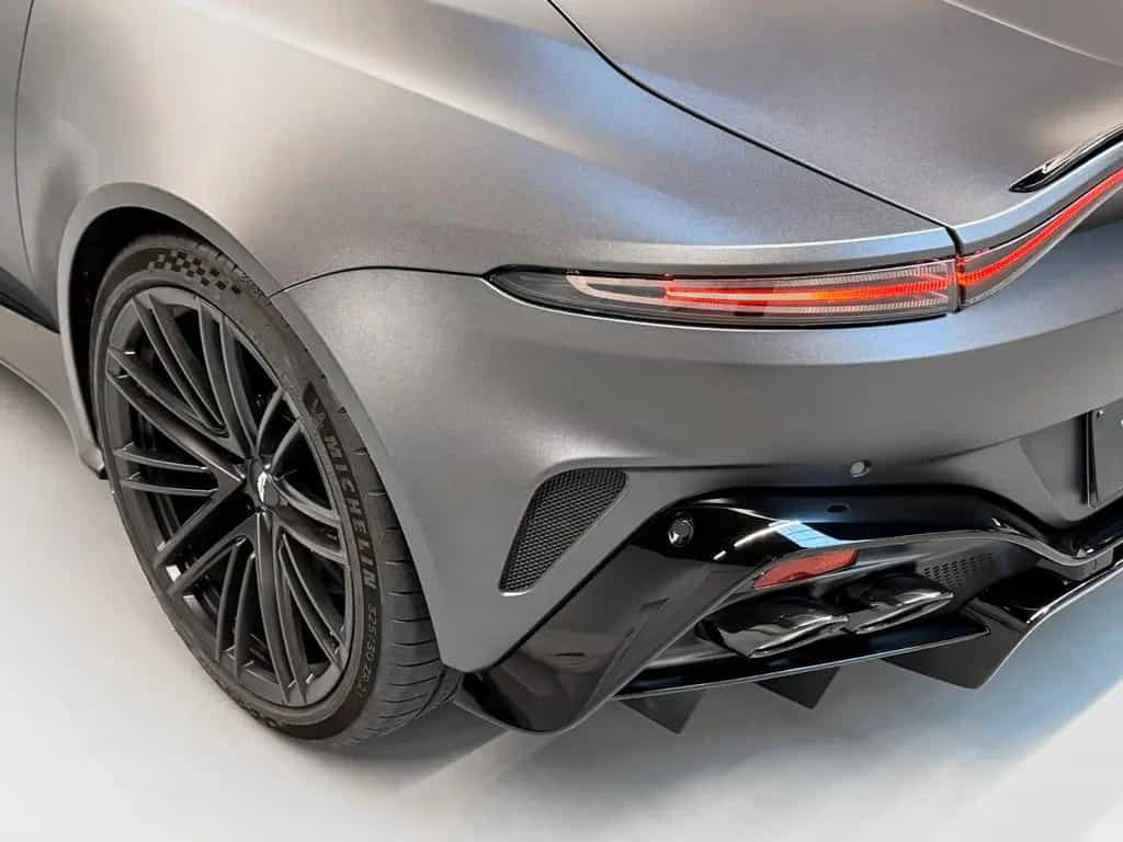 Aston Martin V8 Vantage NEW Vantage S Roadster | MODELYEAR 2026 null-photo-13