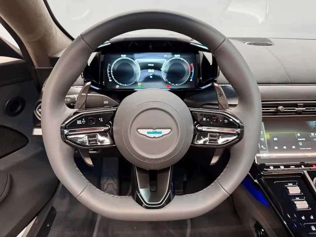Aston Martin V8 Vantage NEW Vantage S Roadster | MODELYEAR 2026 null-photo-18
