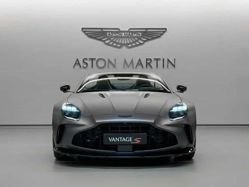 Aston Martin V8 Vantage NEW Vantage S Roadster | MODELYEAR 2026 null-photo-2