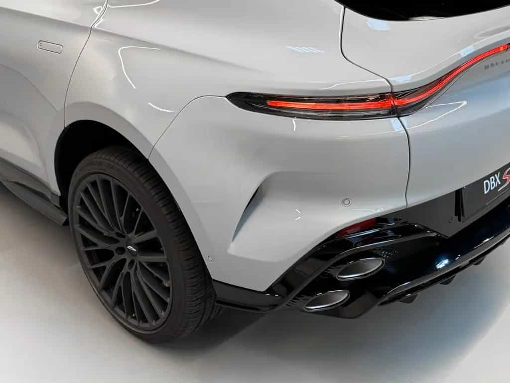 Aston Martin DBX S || NEW MODELYEAR 2026 null-photo-11