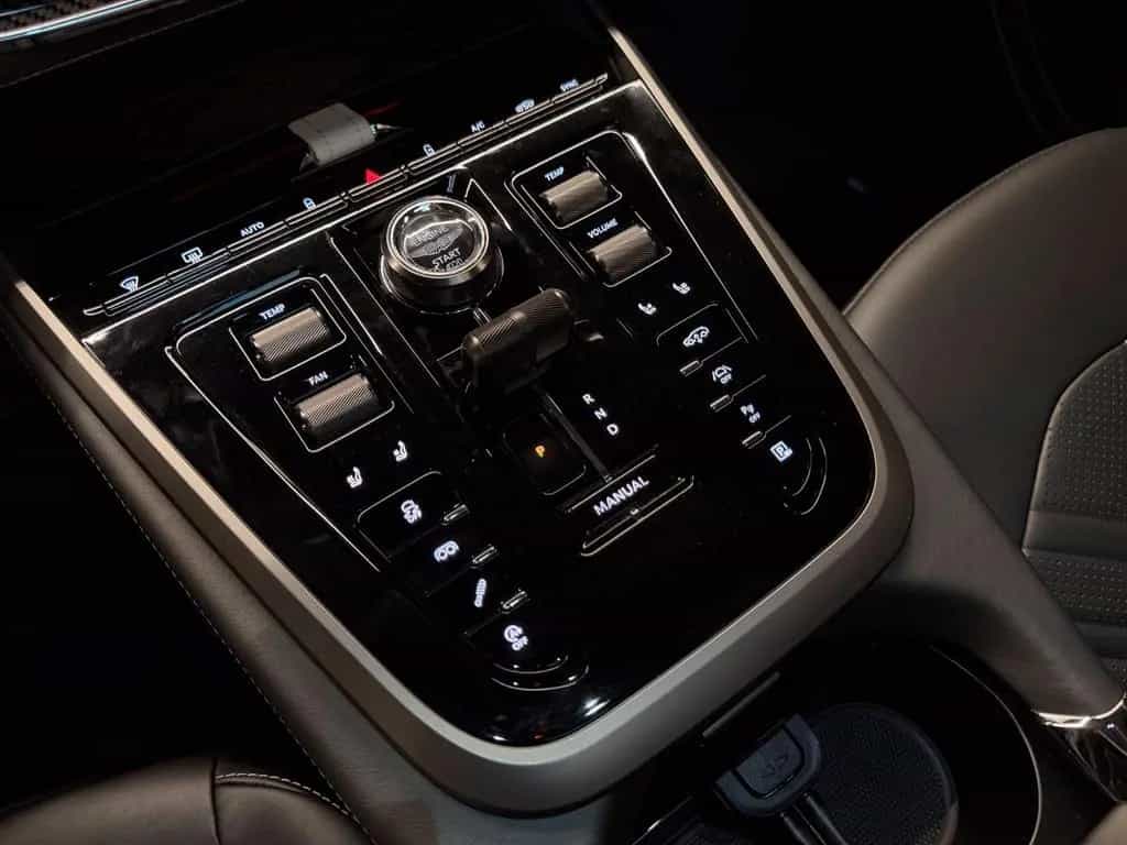 Aston Martin DBX S || NEW MODELYEAR 2026 null-photo-20