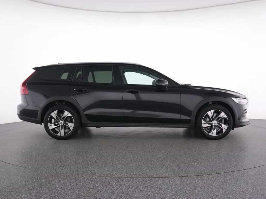 Volvo V60 Cross Country B4 AWD Plus+WINTERPAK+RFK+ 01/2024-photo-11