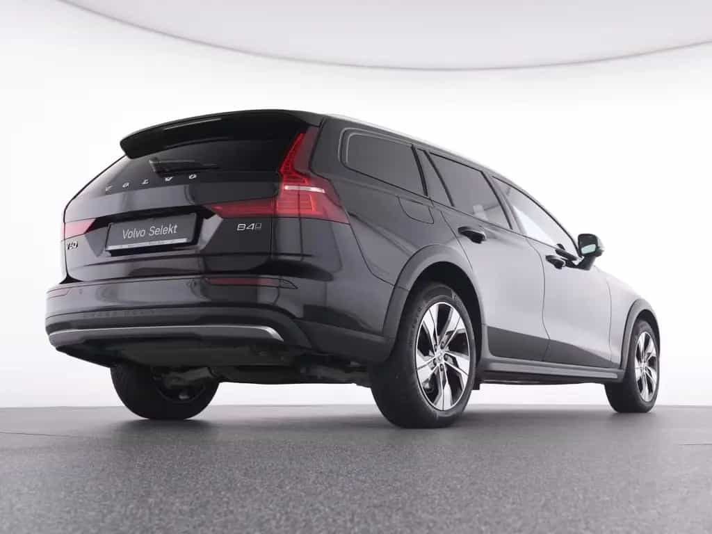 Volvo V60 Cross Country B4 AWD Plus+WINTERPAK+RFK+ 01/2024-photo-7