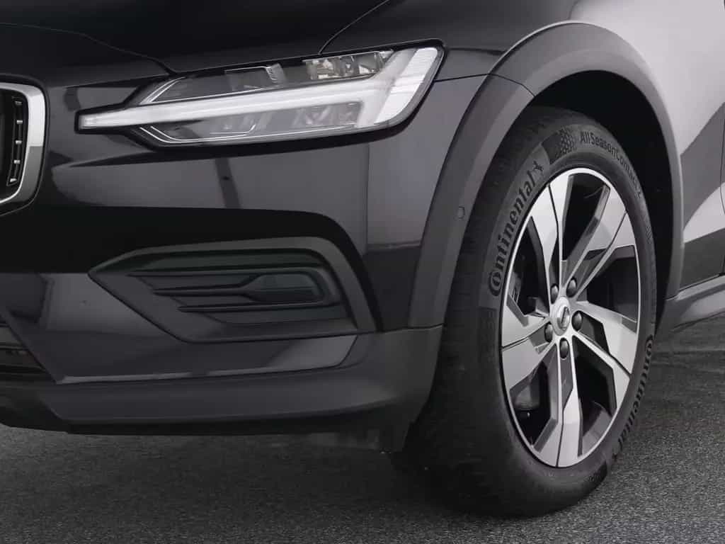 Volvo V60 Cross Country B4 AWD Plus+WINTERPAK+RFK+ 01/2024-photo-8