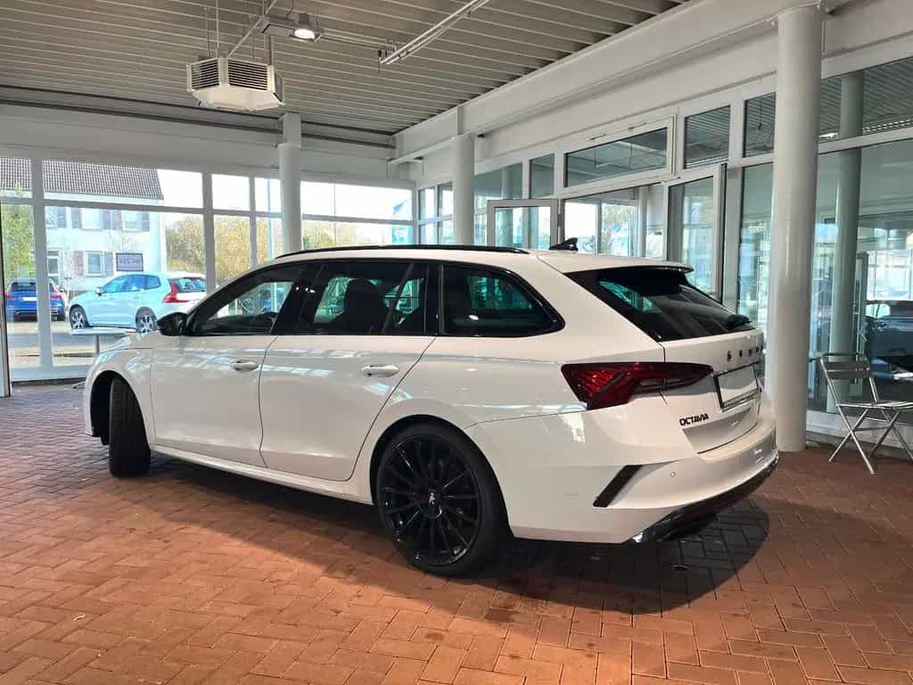 Skoda Octavia Combi RS Navi Headup Massage Kamera 09/2022-photo-1
