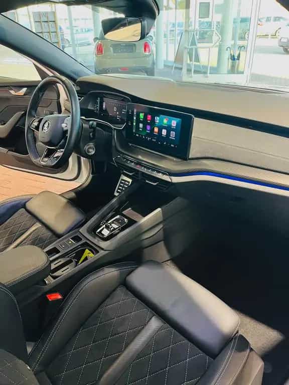 Skoda Octavia Combi RS Navi Headup Massage Kamera 09/2022-photo-17