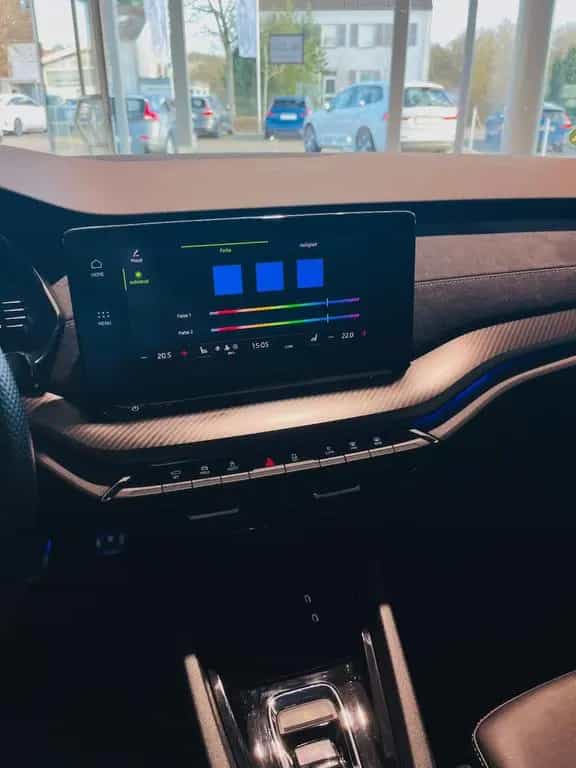 Skoda Octavia Combi RS Navi Headup Massage Kamera 09/2022-photo-19
