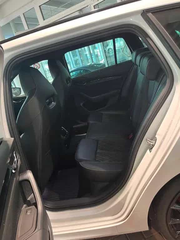 Skoda Octavia Combi RS Navi Headup Massage Kamera 09/2022-photo-29