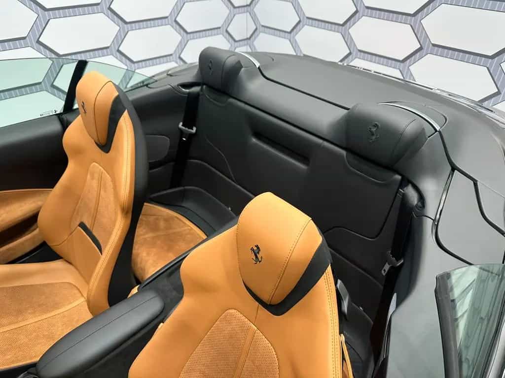 Ferrari Roma Spider *Carbon* MY2026 *DISPLAY - JBL null-photo-29