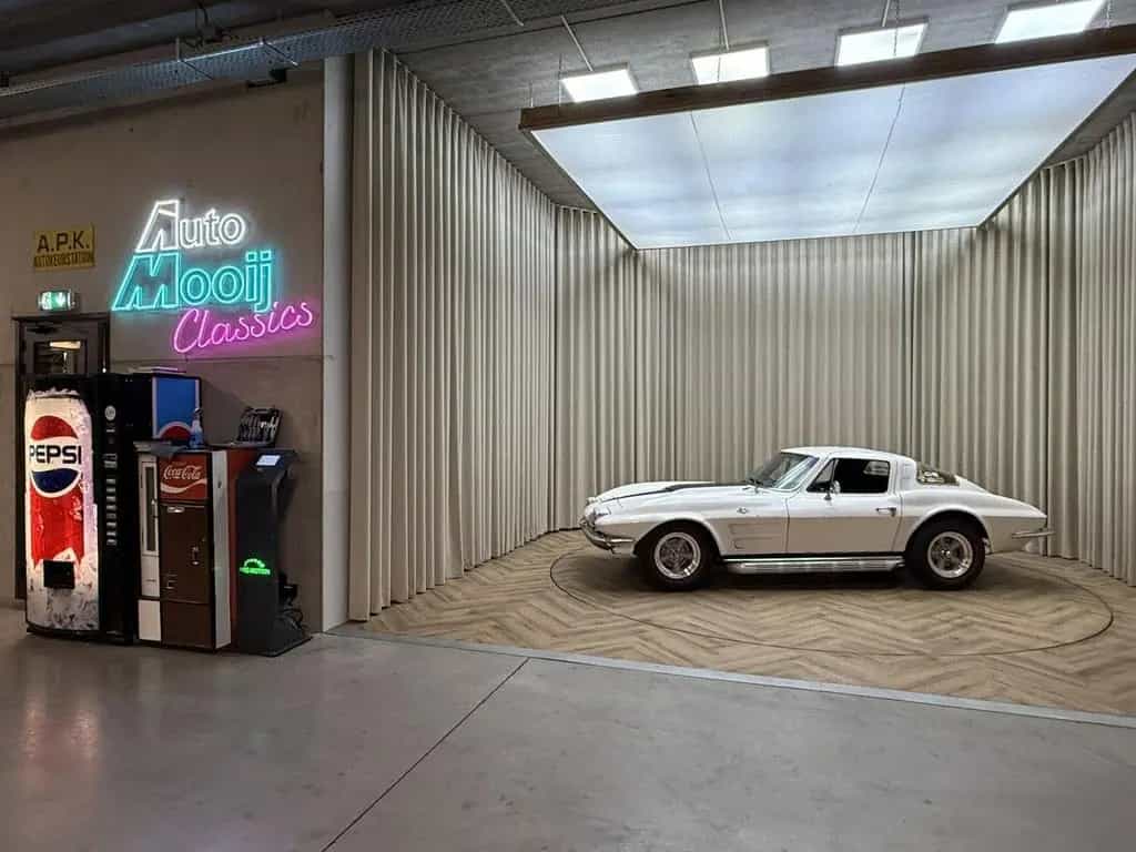 Chevrolet Corvette C2 EU REGISTERED / Coupé / 327 Cu V8 / 07/1964-photo-23
