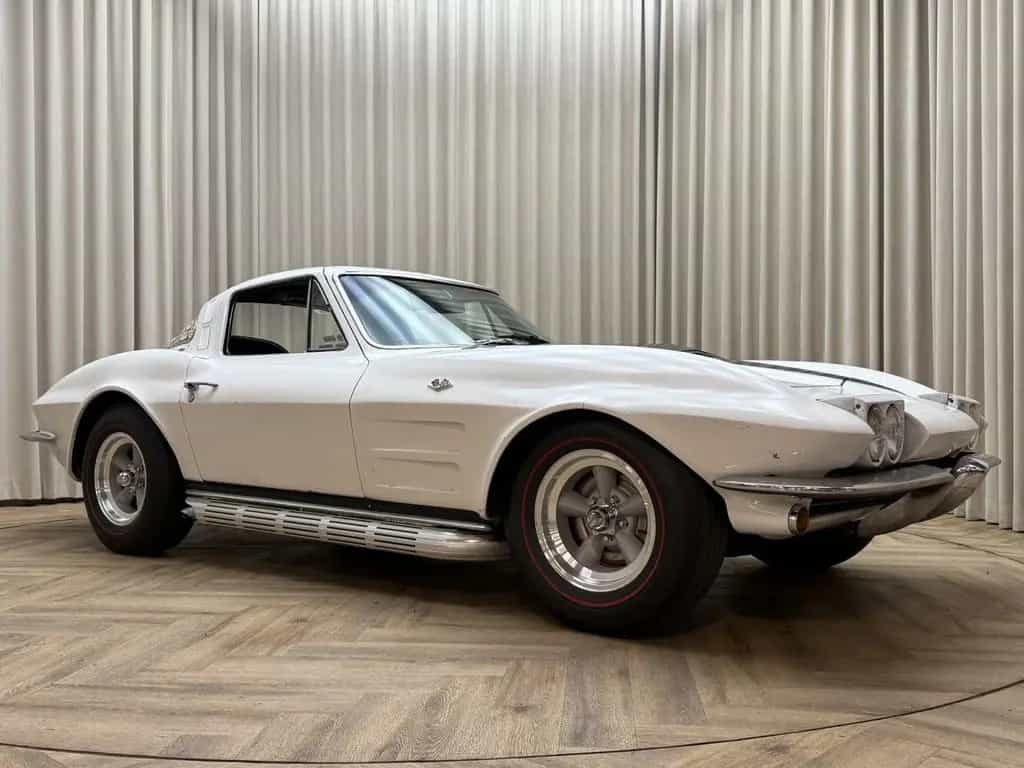 Chevrolet Corvette C2 EU REGISTERED / Coupé / 327 Cu V8 / 07/1964-photo-26
