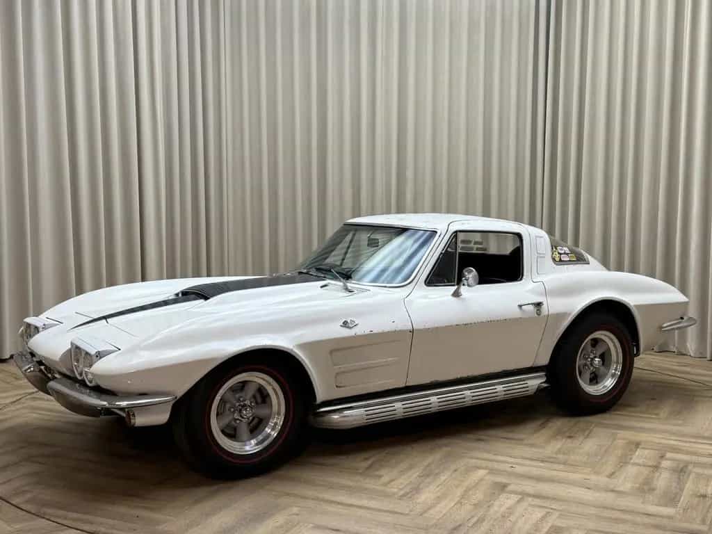 Chevrolet Corvette C2 EU REGISTERED / Coupé / 327 Cu V8 / 07/1964-photo-5