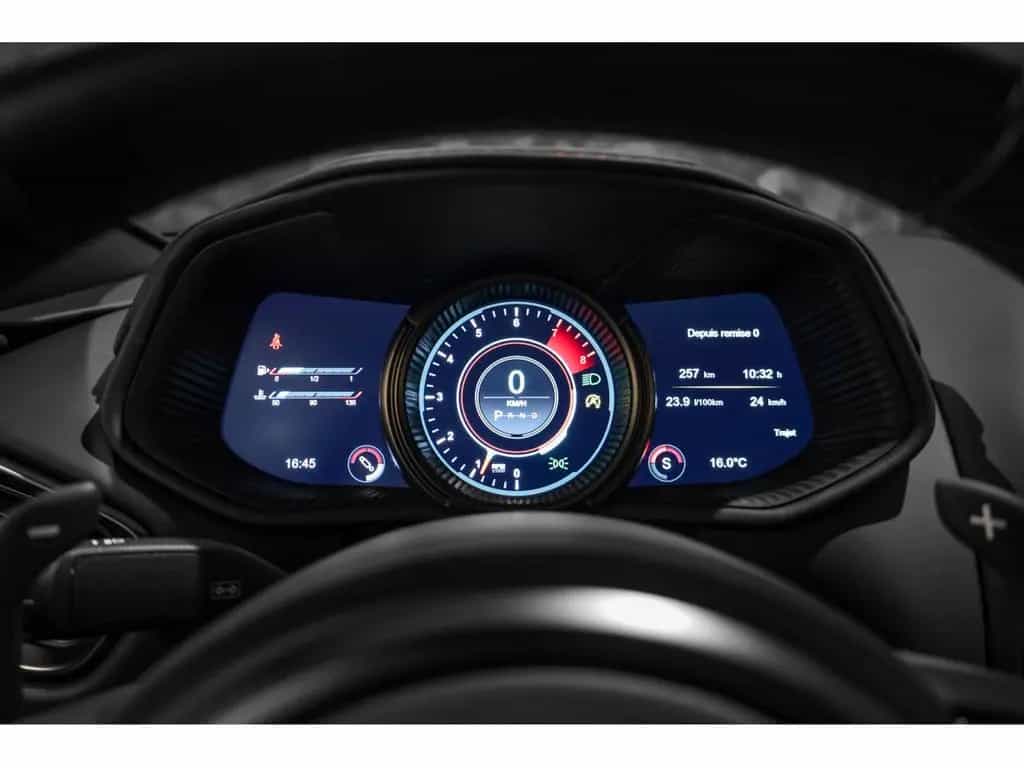 Aston Martin DB11 5.2 V12 TWIN TURBO 01/2018-photo-13