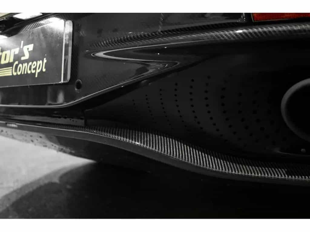 Aston Martin DB11 5.2 V12 TWIN TURBO 01/2018-photo-24