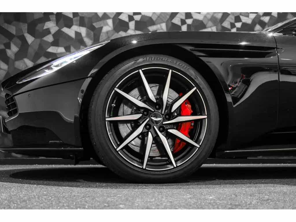 Aston Martin DB11 5.2 V12 TWIN TURBO 01/2018-photo-7