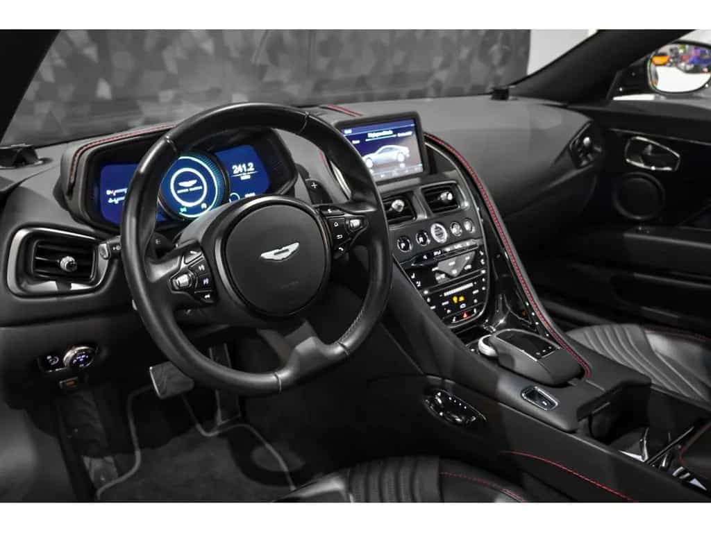 Aston Martin DB11 5.2 V12 TWIN TURBO 01/2018-photo-8