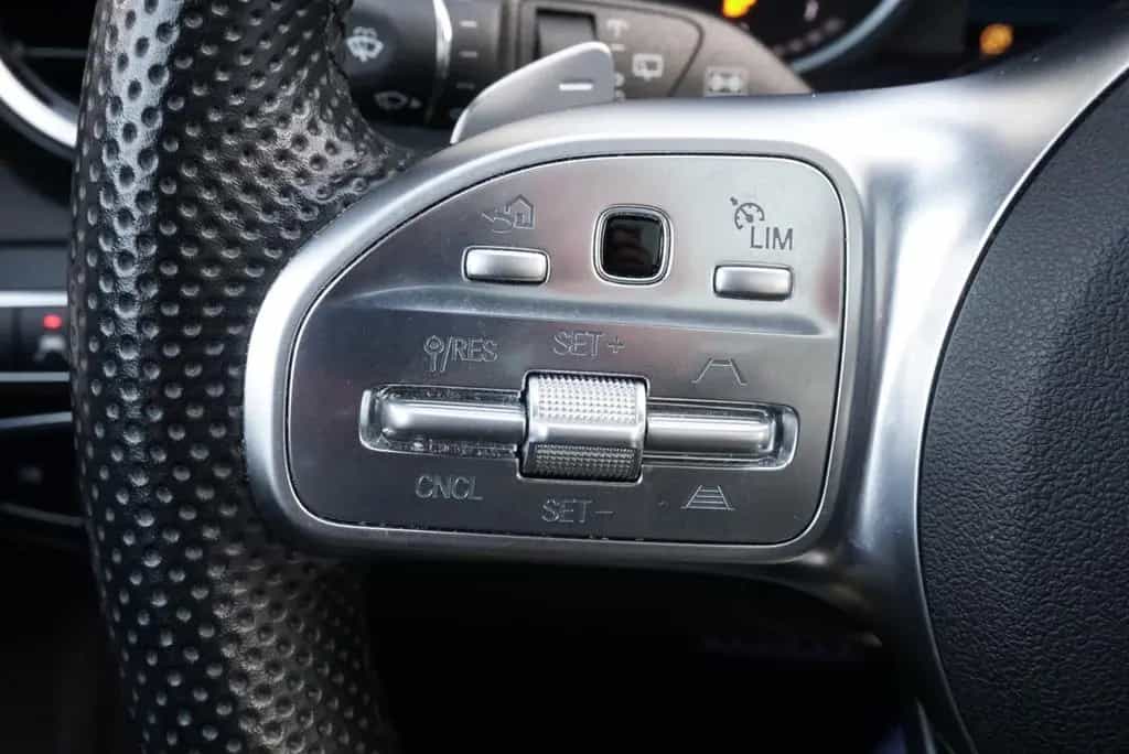 Mercedes-Benz C 300 T AMG Multib RFK PANO SHZ NAV Ambiente ACC 08/2018-photo-23