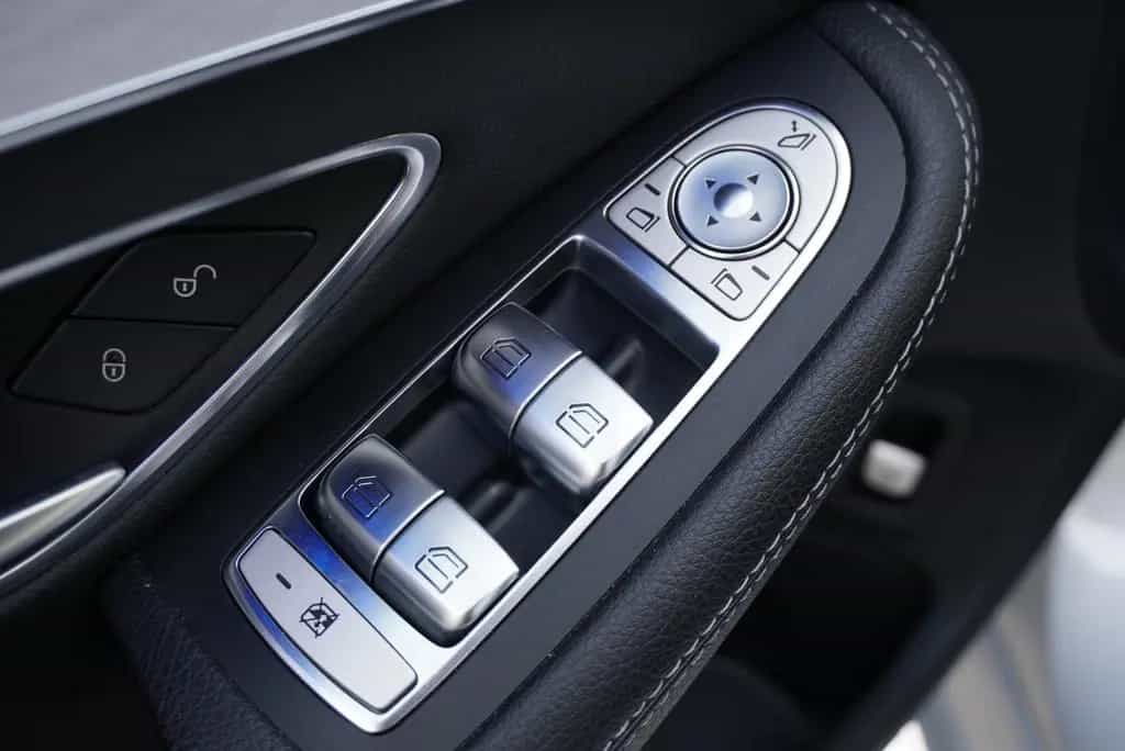 Mercedes-Benz C 300 T AMG Multib RFK PANO SHZ NAV Ambiente ACC 08/2018-photo-29