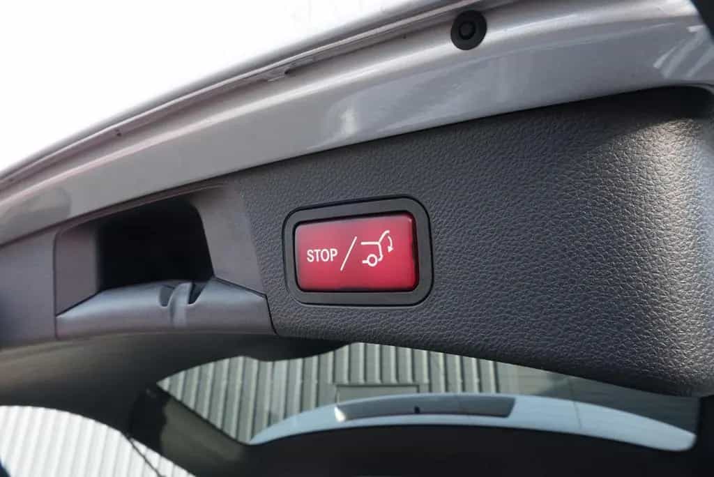 Mercedes-Benz C 300 T AMG Multib RFK PANO SHZ NAV Ambiente ACC 08/2018-photo-30
