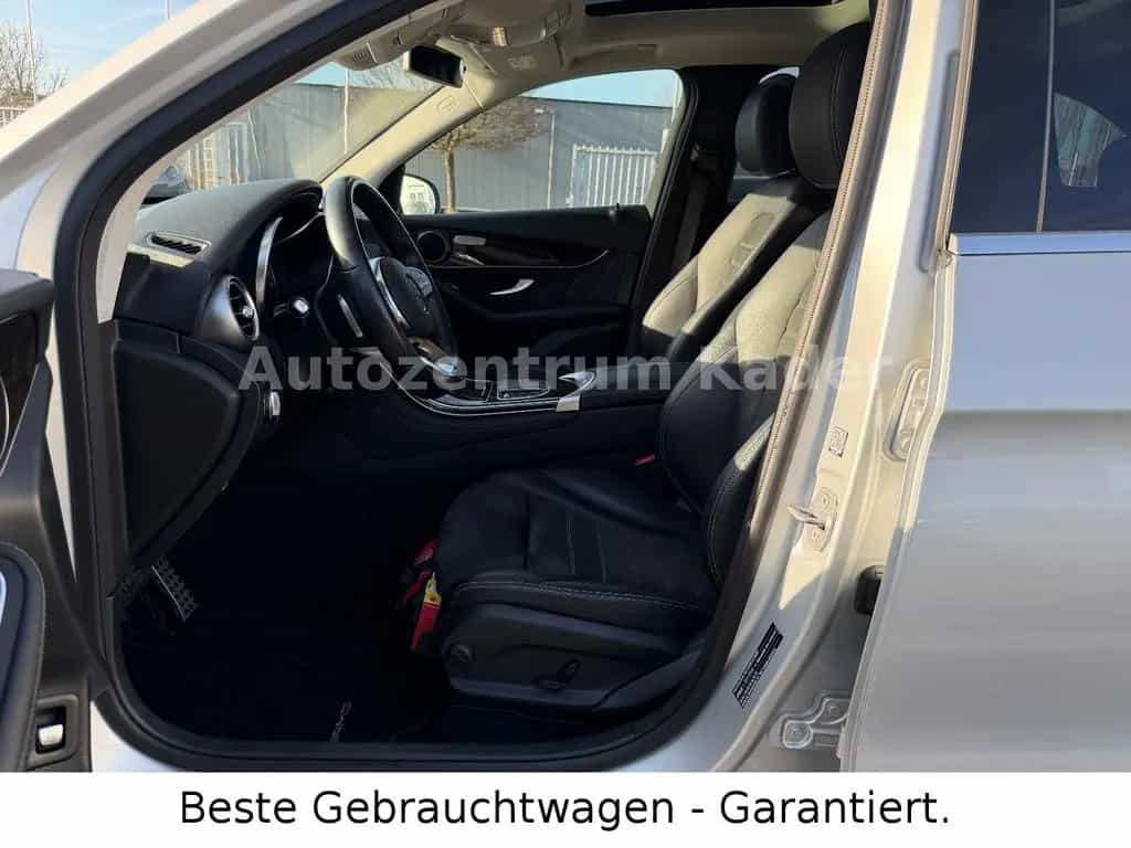 Mercedes-Benz GLC-Class 200 4Matic*Pano*ILS*Navi*AMG Line*AHK*Distro 10/2019-photo-10