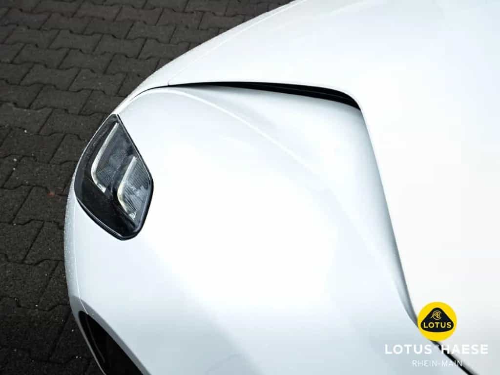 Lotus Emira V6 Mist White - by LOTUS HAESE 01/2026-photo-10