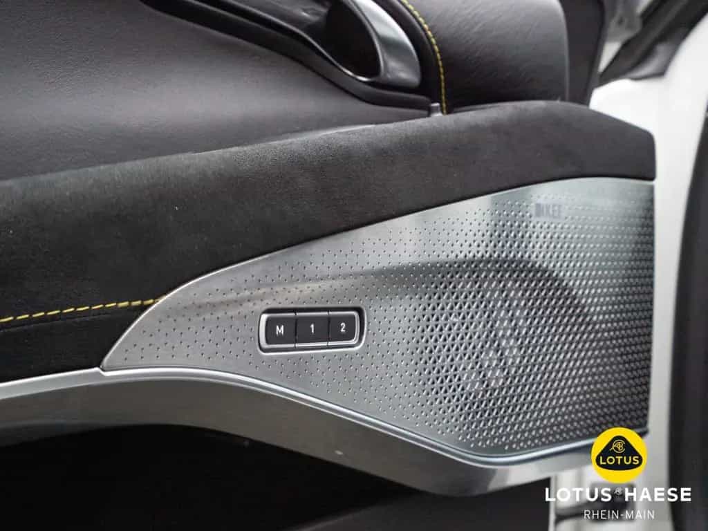 Lotus Emira V6 Mist White - by LOTUS HAESE 01/2026-photo-19